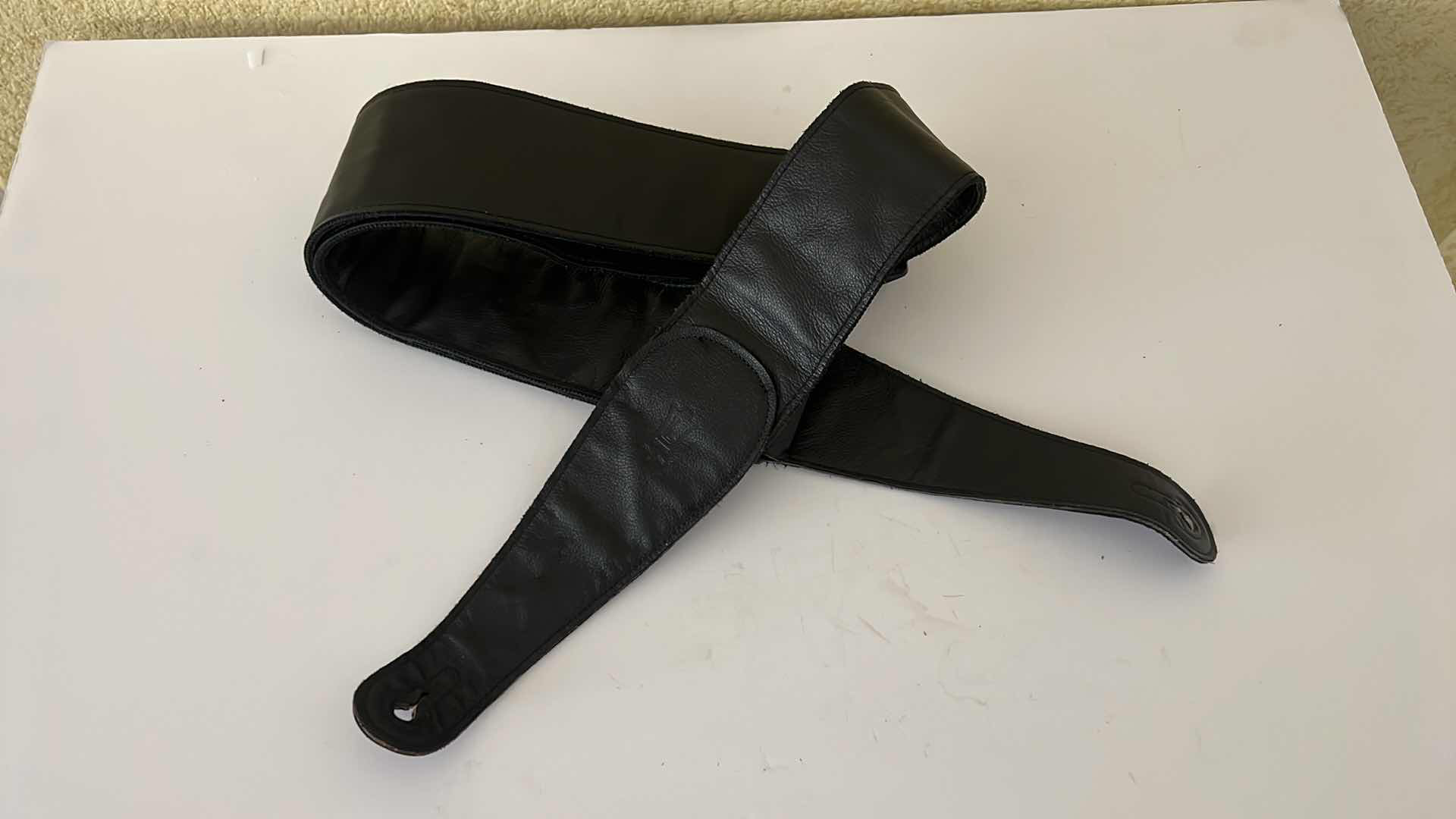 Photo 1 of LEVY BLACK LEATHER GUITAR STRAP