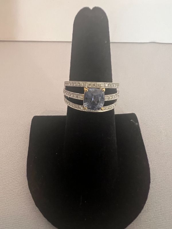 Photo 1 of 18K WHITE GOLD BLUE SAPPHIRE & DIAMOND RING ( APPROX SIZE 6.5) RN031210