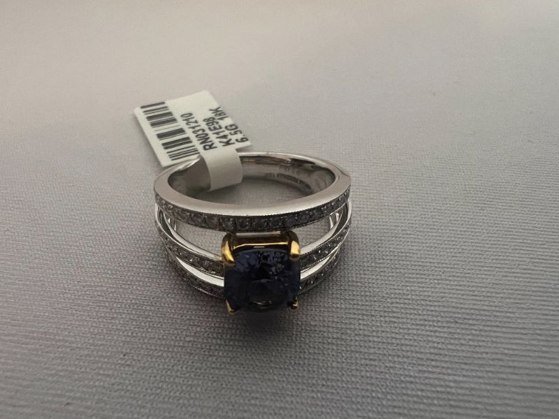 Photo 4 of 18K WHITE GOLD BLUE SAPPHIRE & DIAMOND RING ( APPROX SIZE 6.5) RN031210