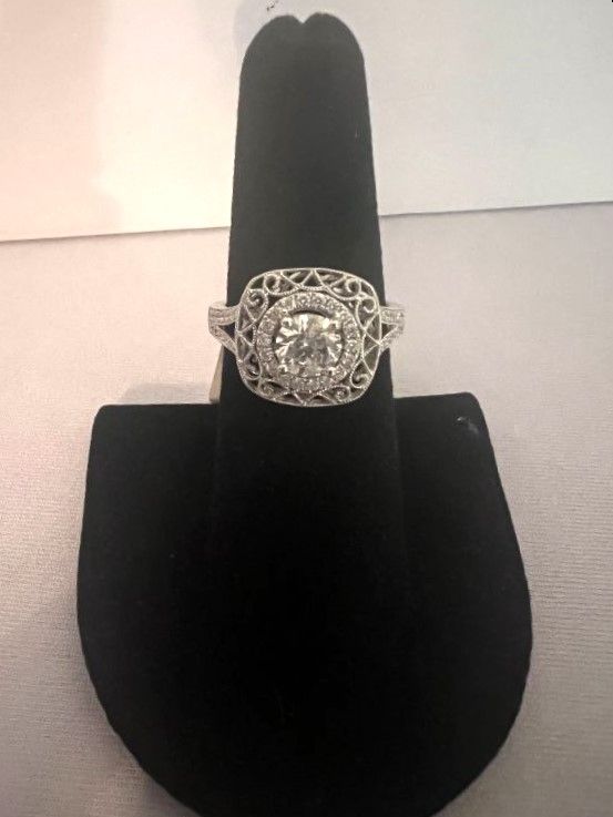 Photo 1 of 14K WHITE GOLD DIAMOND RING (APPROX SIZE 6.5) RN041267 