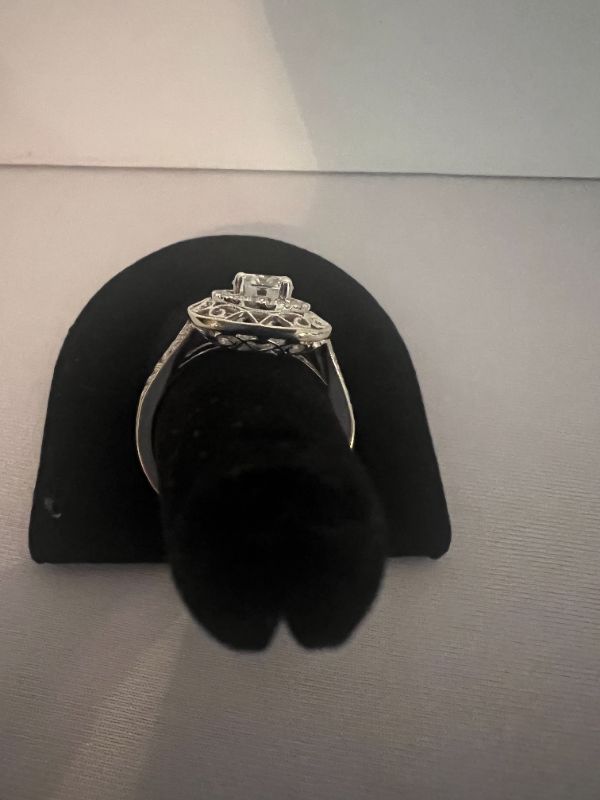 Photo 3 of 14K WHITE GOLD DIAMOND RING (APPROX SIZE 6.5) RN041267 