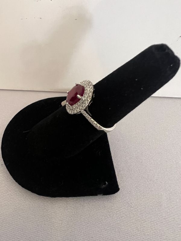 Photo 3 of PLATINUM RUBY & DIAMOND RING (APPROX SIZE 6.5) RN032008 