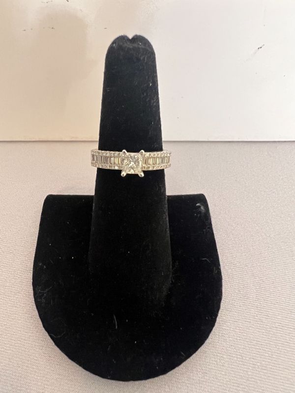 Photo 1 of 18K WHITE GOLD PRINCESS, ROUND AND BAGUETTE CUT DIAMOND RING (APPROX SIZE 6)  RN019936 