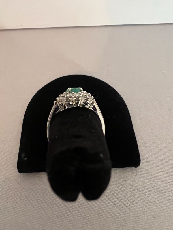 Photo 3 of PLATINUM OSCAR FRIEDMAN COLOMBIAN EMERALD & DIAMOND RING (APPROX SIZE 6.5)  RN034820