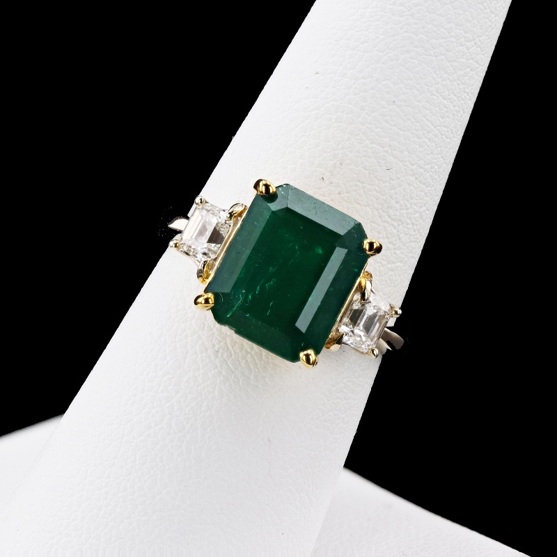 Photo 1 of 4.72ct Emerald and 0.65ctw Diamond 18K Yellow and White Gold Ring W MSRP CERTIFIED APPRAISAL (APPROX SIZE 6-7)  RN031535