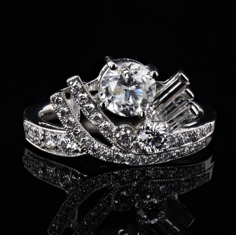 Photo 2 of 0.80ct CENTER Diamond Platinum Ring (1.50ctw Diamonds) W. MSRP CERTIFIED APPRAISAL. (APPROX SIZE 6-7).  RN031243