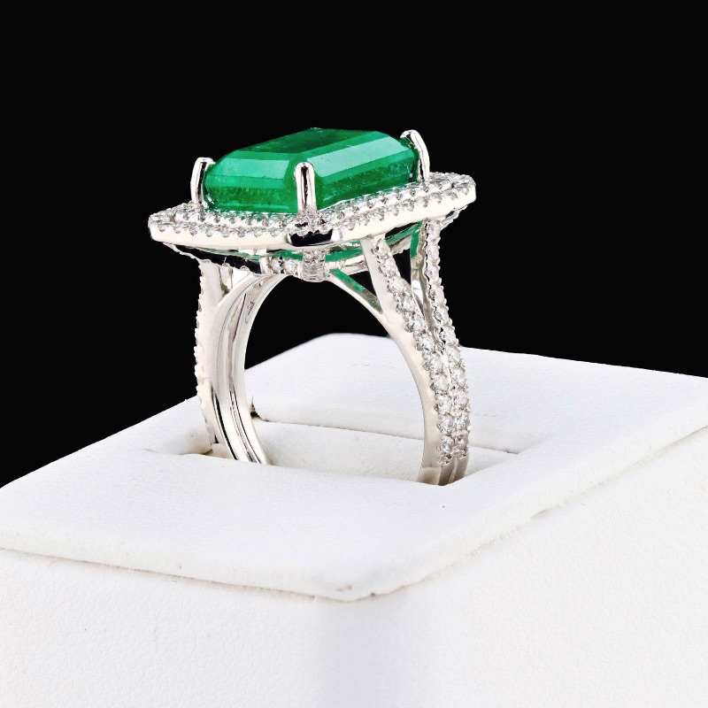 Photo 2 of 6.48ct Emerald and 1.03ctw Diamond Platinum Ring (GIA CERTIFIED) w. MSRP Appraisal (Approx Size 6-7). RN032487