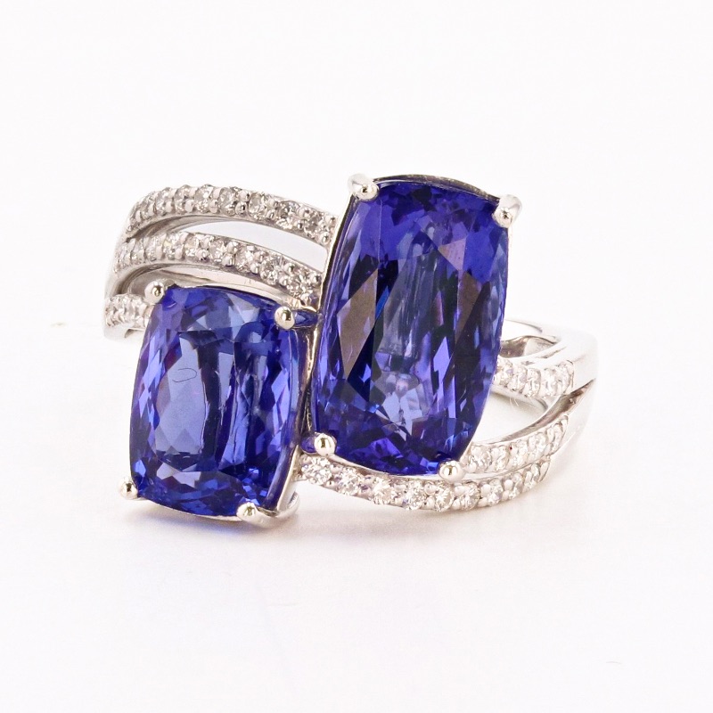 Photo 1 of 7.66ctw Tanzanite and 0.30ctw Diamond Platinum Ring w. MSRP Appraisal (Approx. Size 6-7). RN033465