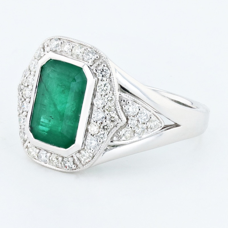 Photo 2 of 2.51ct Emerald and 0.55ctw Diamond 18K White Gold Ring W. MSRP APPRAISAL (APPROX SIZE 6-7)  RN033396