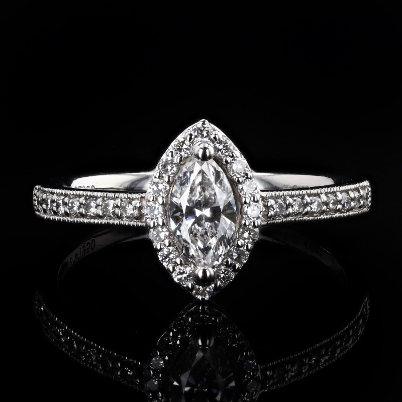 Photo 1 of 0.40ct SI1 CLARITY E COLOR CENTER Diamond Platinum Ring (0.66ctw Diamonds) w. MSRP APPRAISAL (APPROX SIZE 6-7). RN022266