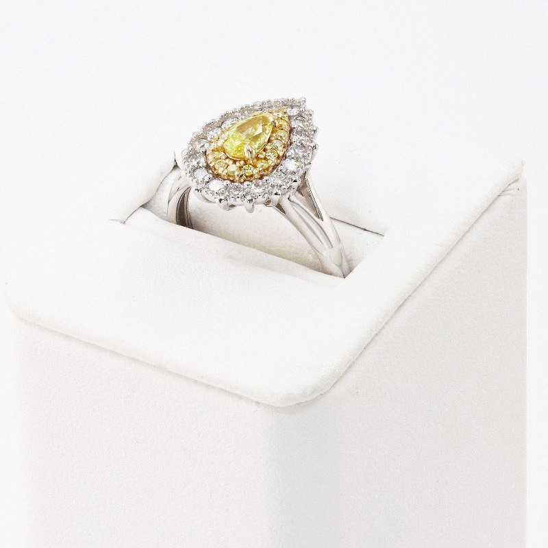 Photo 1 of 0.42ct Fancy Yellow CENTER Diamond 14K Yellow and White Gold Ring (0.99ctw Diamonds) W MSRP APPRAISAL (APPROX. SIZE 6-7)  RN026383