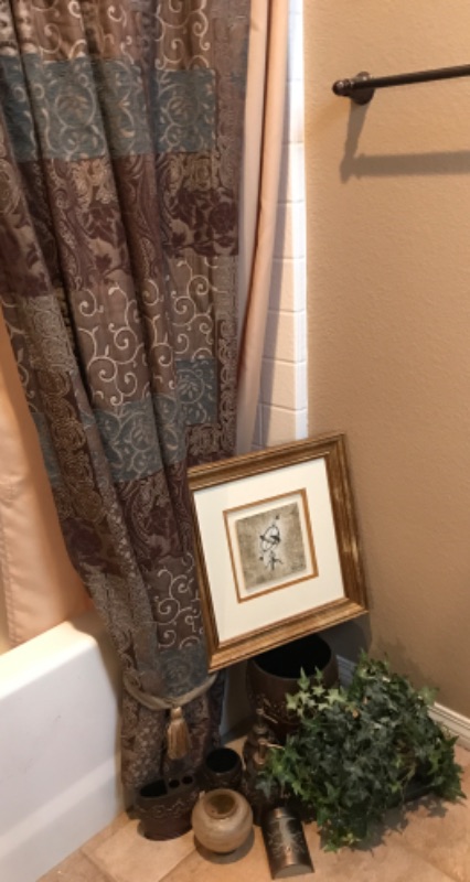 Photo 3 of ETHAN ALLEN FRAMED ARTWORK AND BASKETS / BATHROOM DECOR AND MORE 