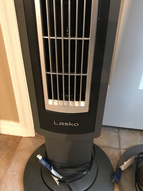 Photo 3 of LASKO INDOOR FANS X2 ONLY ONE REMOTE 42 Inch