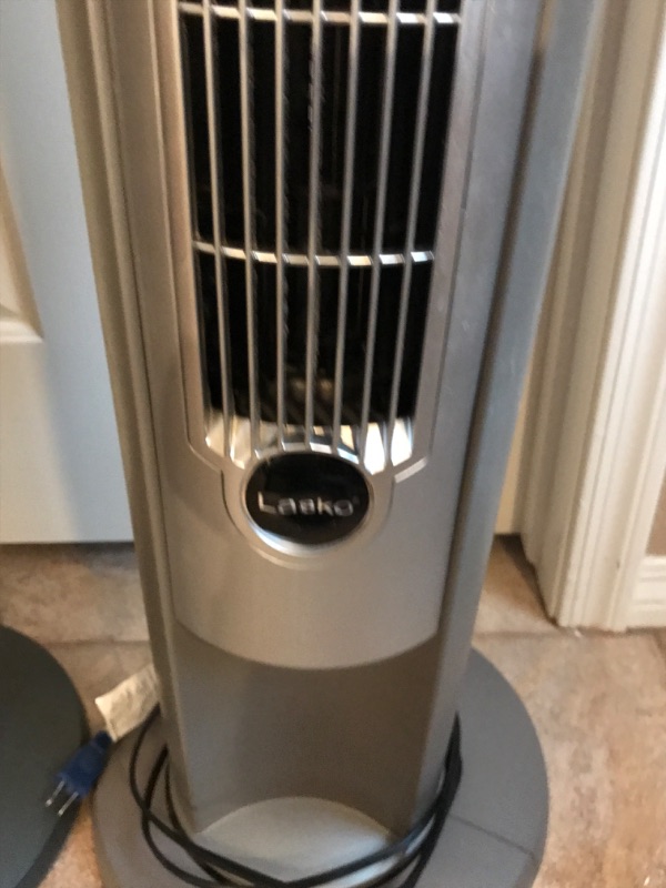 Photo 2 of LASKO INDOOR FANS X2 ONLY ONE REMOTE 42 Inch