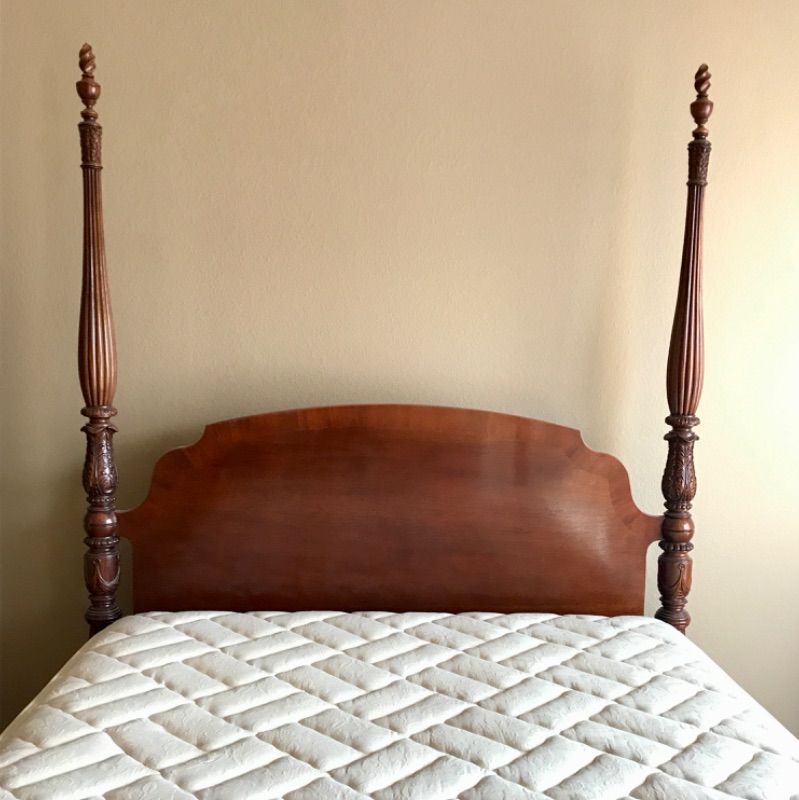 Photo 3 of ETHAN ALLEN 18TH CENTURY MAHOGANY CARVED POSTER BED 87”x 66” x 88” INCLUDES MATTRESS AND BOXSPRING