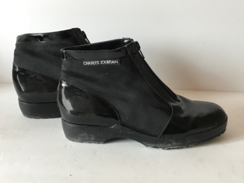 Photo 1 of CHARLES JOURDAN ZIP UP BOOTS SIZE 8