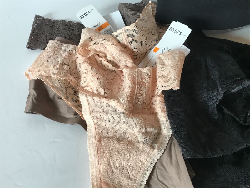 Photo 4 of WOMENS BRAS NWT WACOAL SIZES 38 DDD AND NWT NORDSTROM RACK UNDERWEAR SIZE S/M