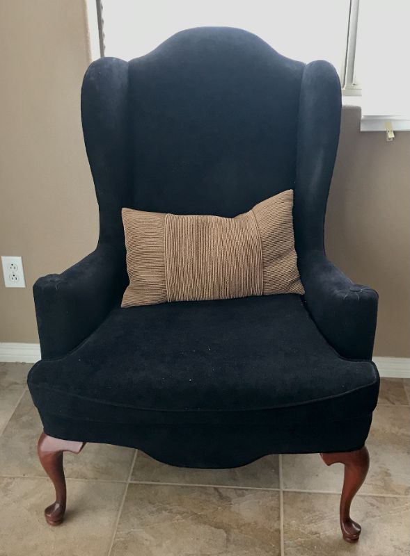 Photo 1 of ETHAN ALLEN SUSSEX QUEEN ARM CHAIR / BLACK 24” x 32” x 42”