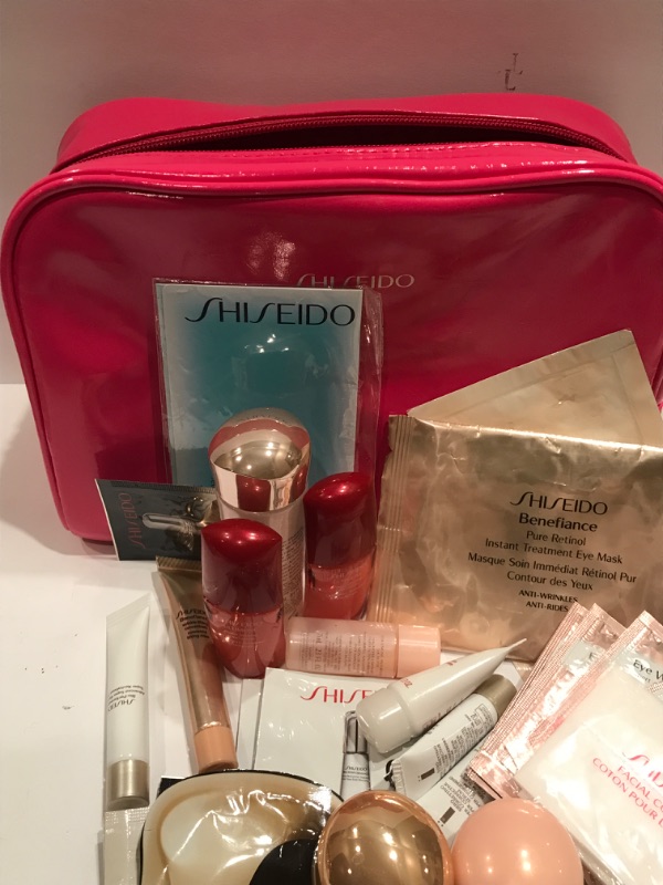 Photo 3 of SHISEIDO GIFT WITH PURCHASE