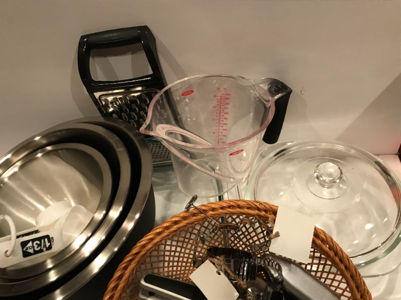 Photo 3 of KITCHEN TOOLS / PYREX DISH / MIXING BOWLS AND MEASURING CUPS