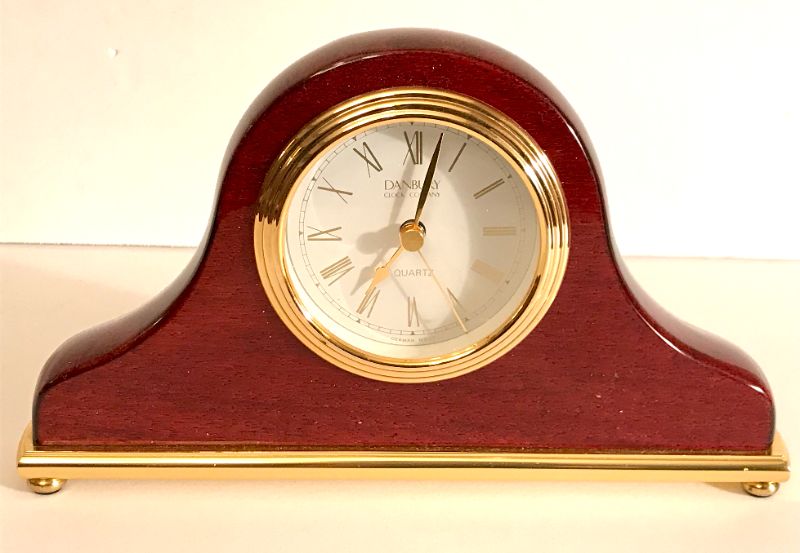 Photo 2 of DANBURY CLOCK COMPANY VINTAGE QUARTZ CLOCK