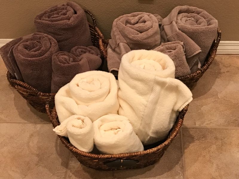 Photo 2 of ETHAN ALLEN BATHROOM TOWELS AND BASKETS