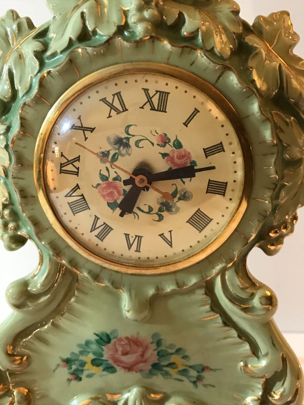 Photo 2 of 1930’s VINTAGE JOHNSON CHINA CO ELECTRIC PORCELAIN CLOCK