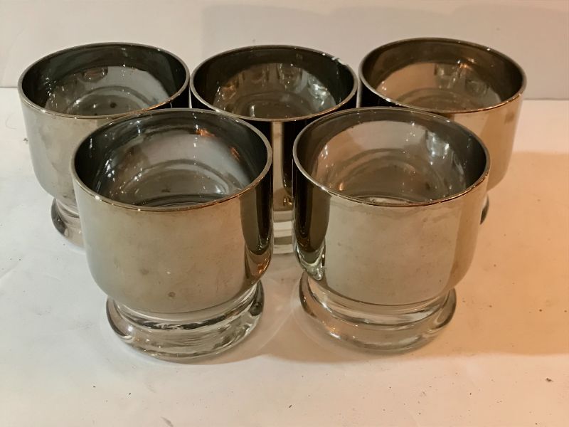 Photo 3 of VINTAGE DORTHY THORPE STYLE 1960s BARWARE SET WITH CHROME CARRIER/ 12 pc TOM COLLINS COCKTAIL SET