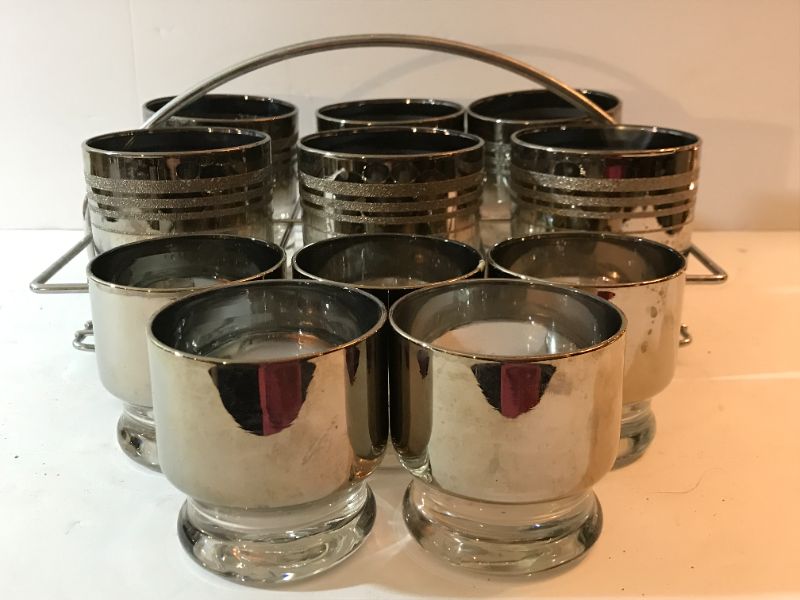 Photo 1 of VINTAGE DORTHY THORPE STYLE 1960s BARWARE SET WITH CHROME CARRIER/ 12 pc TOM COLLINS COCKTAIL SET