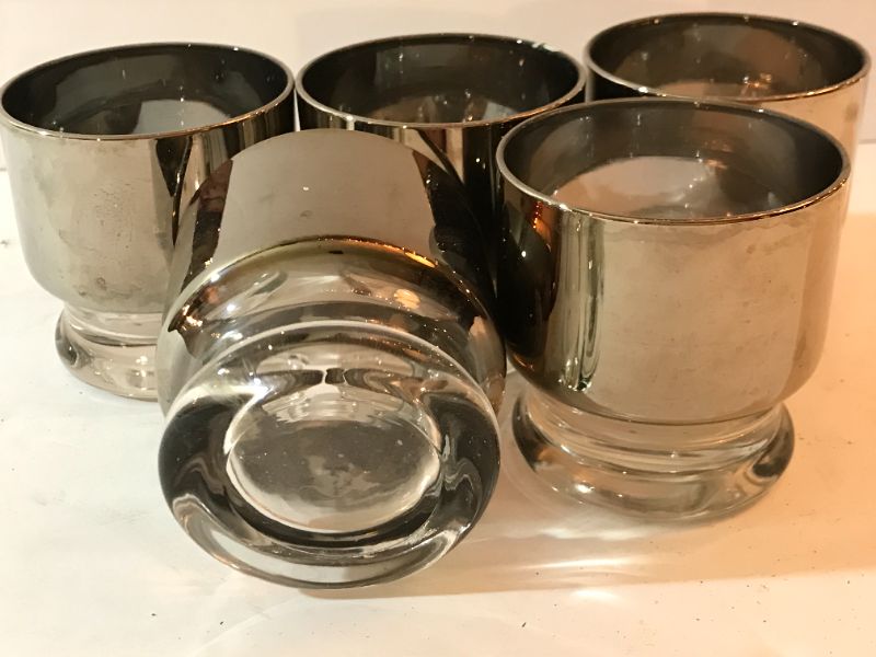 Photo 2 of VINTAGE DORTHY THORPE STYLE 1960s BARWARE SET WITH CHROME CARRIER/ 12 pc TOM COLLINS COCKTAIL SET