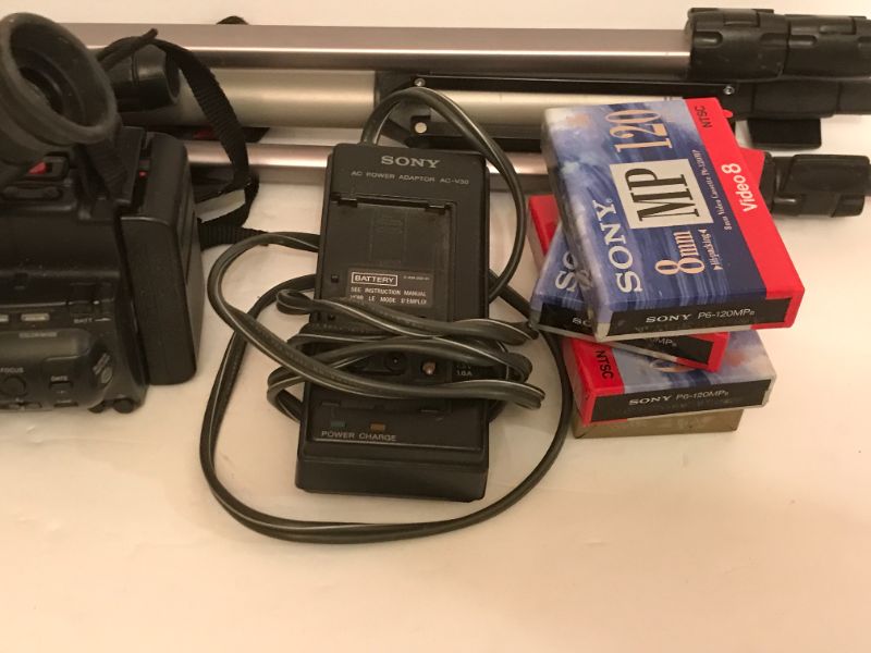 Photo 3 of SONY VIDEO 8 CANERA RECORDER CCD TR5 / CHARGER TRIPOD AND EXTRA TAPES