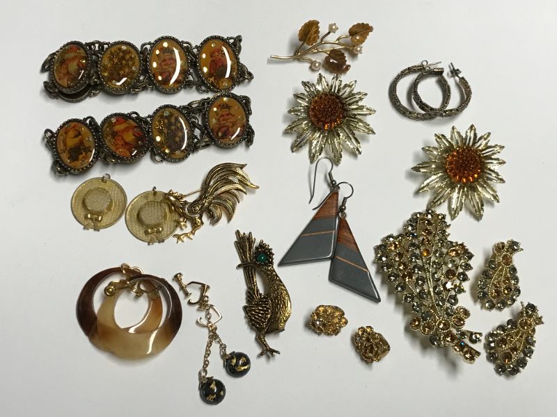 Photo 1 of VINTAGE EARRINGS, BROCHES, BRACELET SOME DESIGNER