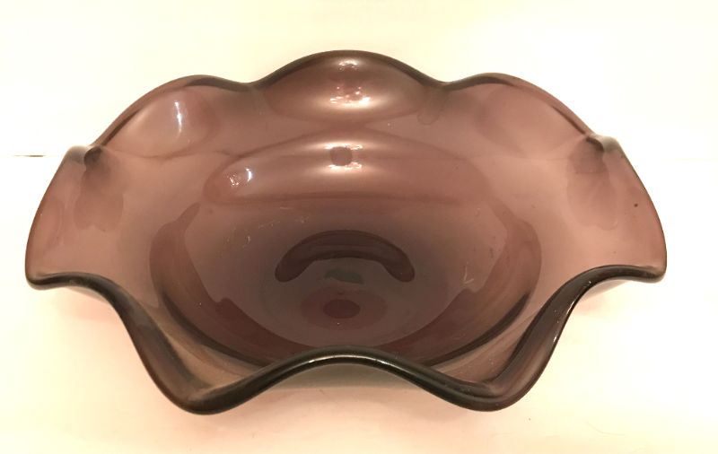 Photo 2 of ART GLASS LARGE DECORATIVE FRUIT BOWL 15.25” DIA