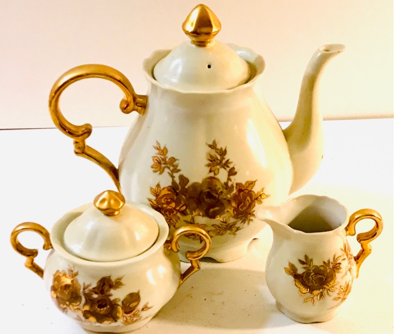 Photo 1 of E. BRITTON VINTAGE GOLD LEAF TEA SET 