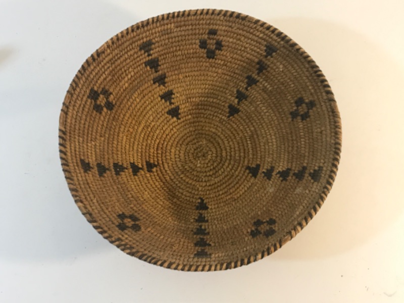 Photo 4 of AMERICAN INDIAN PIMA BASKET VERY RARE 11.5 DIA x 4.5” H