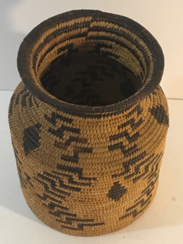 Photo 3 of AMERICAN INDIAN PIMA BASKET VERY RARE 7” DIA X 9”H