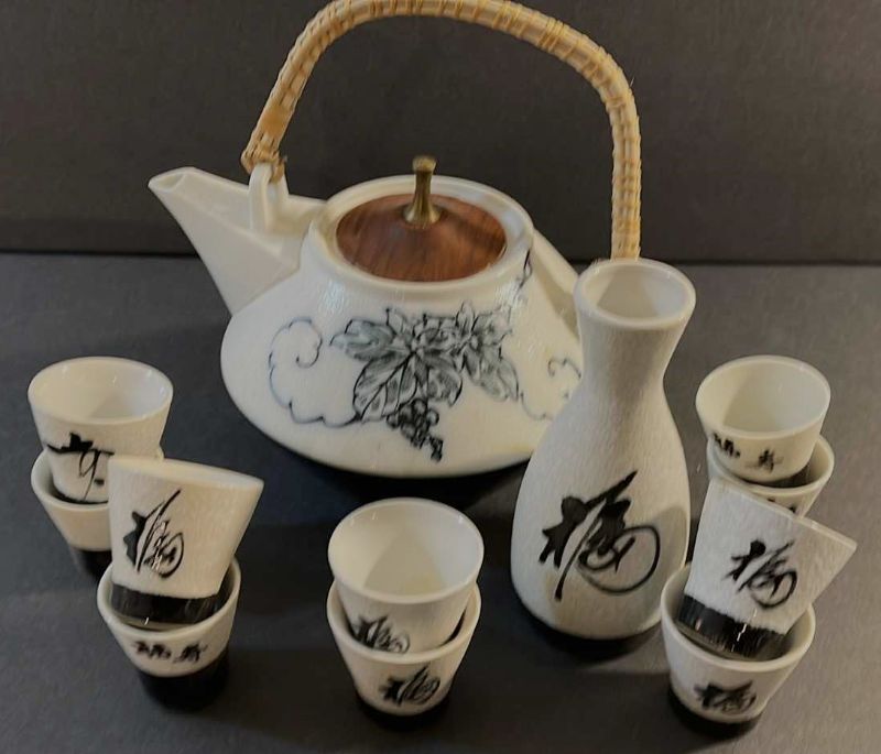 Photo 1 of  VINTAGE JAPANESE TEA POT & SAKE CUPS W/ CRAFT