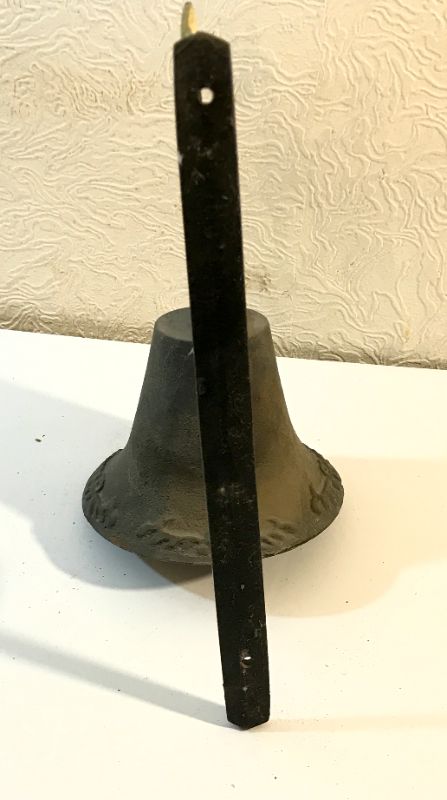 Photo 3 of VINTAGE CAST IRON HANGING DINNER BELL 

