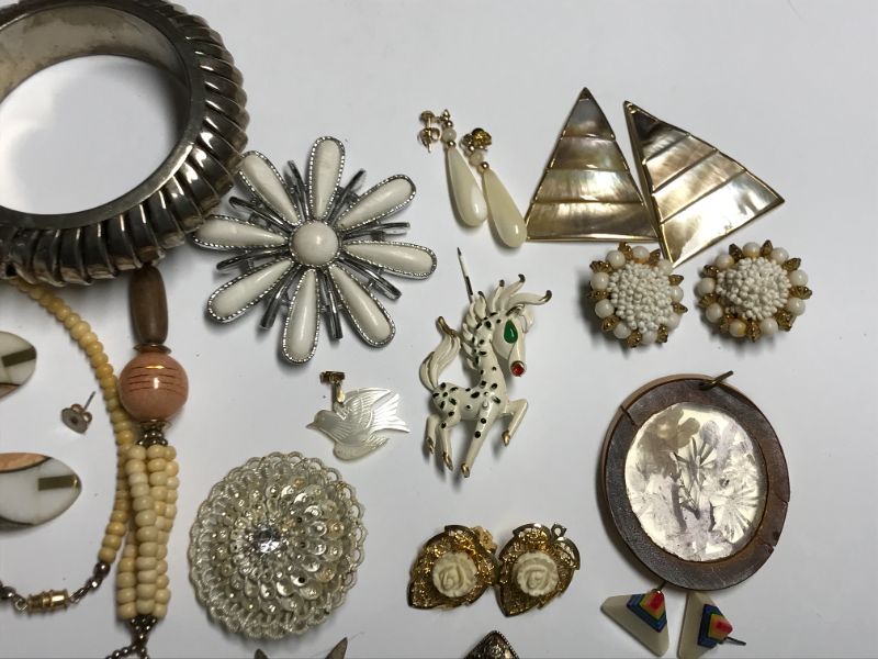 Photo 3 of VINTAGE COSTUME JEWELRY WITH BRACELETS, PINS, AND BROOCHES