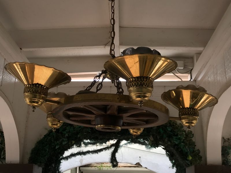 Photo 2 of VINTAGE GOLD ACCENTED ROUND PUB STYLE CHANDELIER 32”x 12”