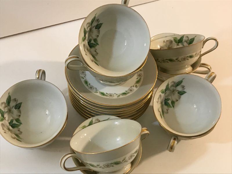 Photo 1 of NORITAKE CHINA EDGEMONT 10 CUPS & 9 SAUCERS / MORE IN AUCTION