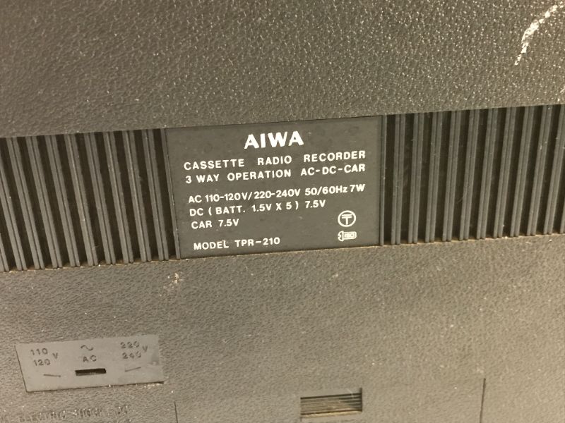 Photo 5 of VINTAGE AIWA SOLID STATE CASSETTE RADIO RECORDER