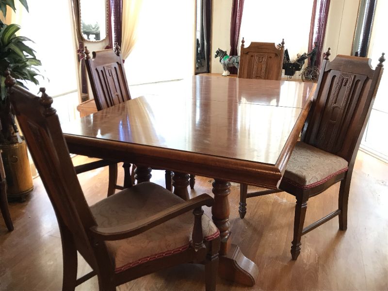 Photo 2 of VINTAGE DINING ROOM TABLE AND 4 CHAIRS W/ EXTRA LEAF = 12 INCHES
70 x 41x30