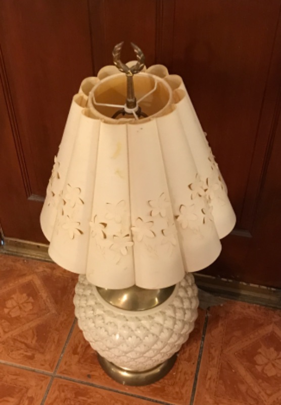 Photo 2 of WHITE PORCELAIN TABLE LAMP 33” H