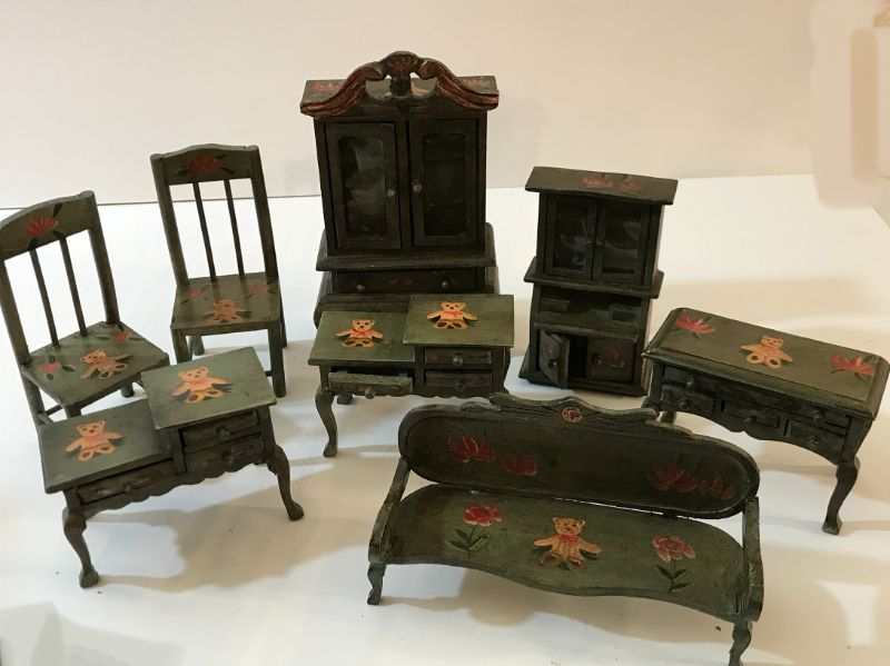 Photo 2 of VINTAGE DOLLHOUSE FURNITURE BY RUSS