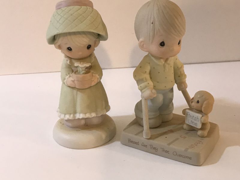 Photo 5 of COLLECTABLE PRECIOUS MOMENTS VINTAGE FIGURINES 