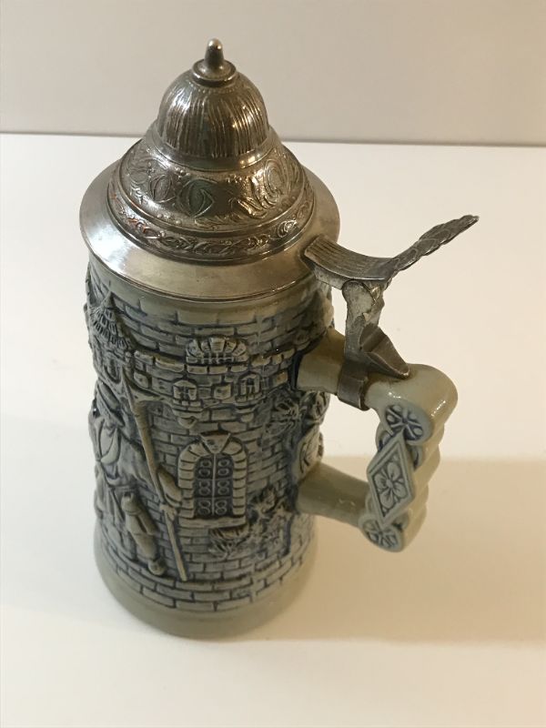 Photo 3 of VINTAGE KING BLUE GERMAN BEER STEIN 