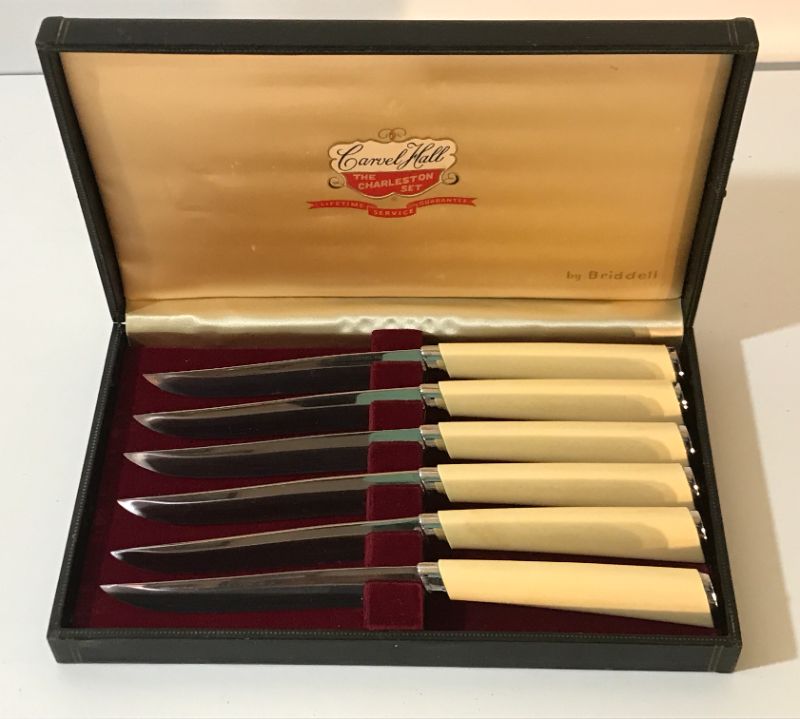 Photo 4 of 1940S COLLECTABLE CARVEL HALL BRIDDELL SET 8 STEAK KNIFES W/CASE BAKELITE HANDLE