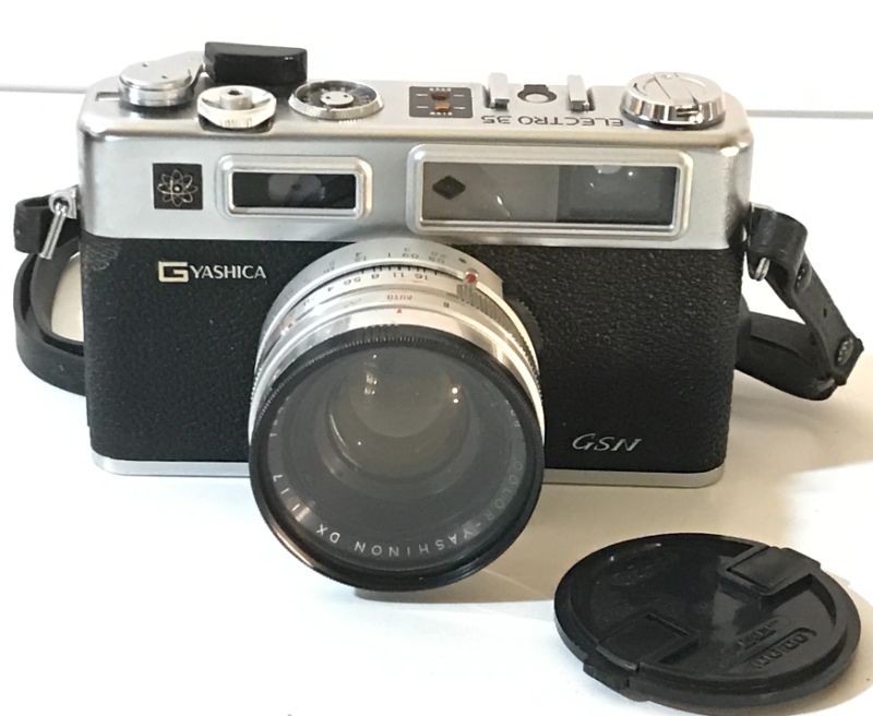 Photo 2 of VINTAGE YASHICA ELECTRO 35 GSN FILM CAMERA MINT CONDITION