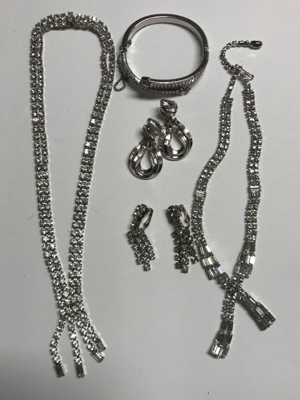 Photo 2 of VINTAGE RHINESTONE JEWELRY NECKLACES, EARRINGS & BRACELET